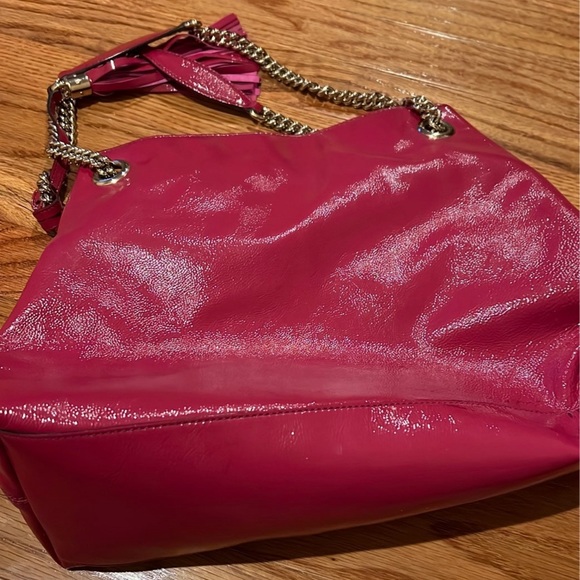 Authentic Fuchsia Gucci SoHo bag - Picture 3 of 11